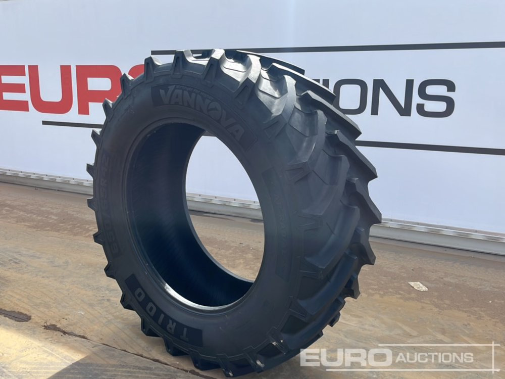 Unused Vannova 650/65R42-170 R1W Tyre (2 of) - Agricultural machinery: picture 1 Unused Vannova 650/65R42-170 R1W Tyre (2 of) - Agricultural machinery: picture 1