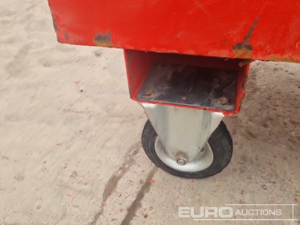 Construction equipment Armorgard Flame Bank Site Tool Box: picture 7 Construction equipment Armorgard Flame Bank Site Tool Box: picture 7