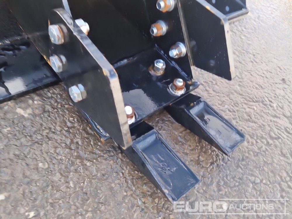 Attachment for Excavator Unused JPC Hydraulic Breaker, 32" Ditching Bucket, 8" Digging Bucket to suit Mini Excavator: picture 6 Attachment for Excavator Unused JPC Hydraulic Breaker, 32" Ditching Bucket, 8" Digging Bucket to suit Mini Excavator: picture 6