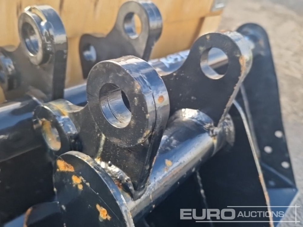 Attachment for Excavator Unused JPC Hydraulic Breaker, 32" Ditching Bucket, 8" Digging Bucket to suit Mini Excavator: picture 7 Attachment for Excavator Unused JPC Hydraulic Breaker, 32" Ditching Bucket, 8" Digging Bucket to suit Mini Excavator: picture 7