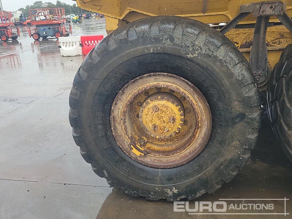 Articulated dumper Bell B30D: picture 12