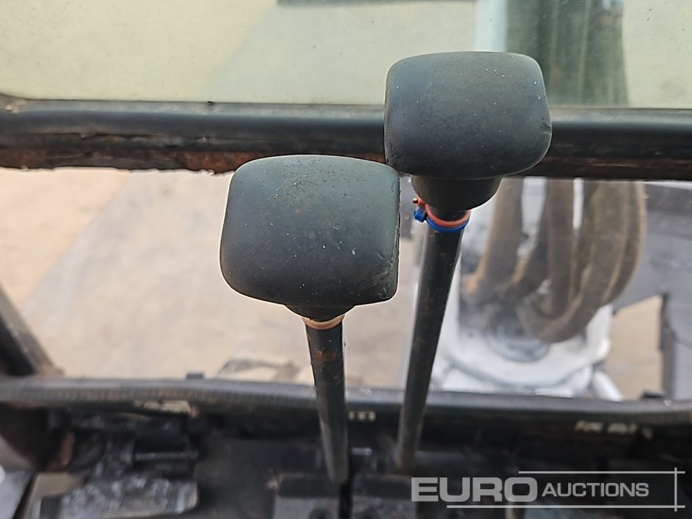 Mini excavator Bobcat 325: picture 44