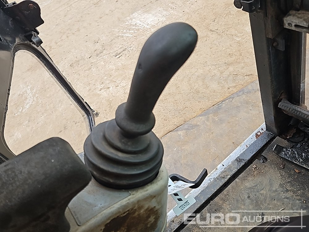 Mini excavator Bobcat 325: picture 43