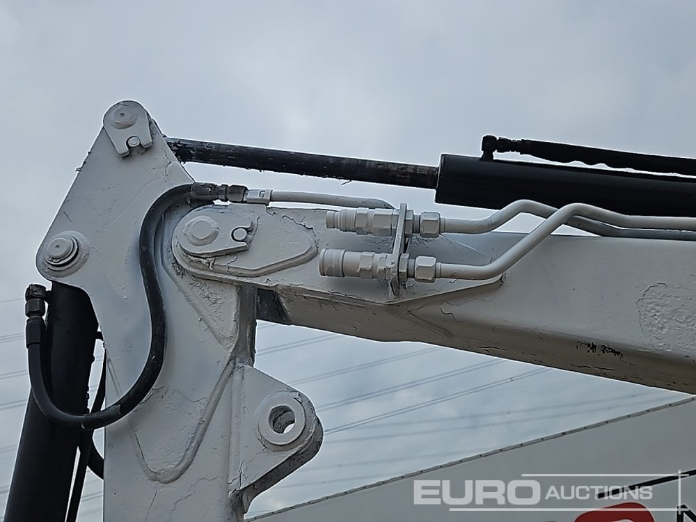 Mini excavator Bobcat 325: picture 31