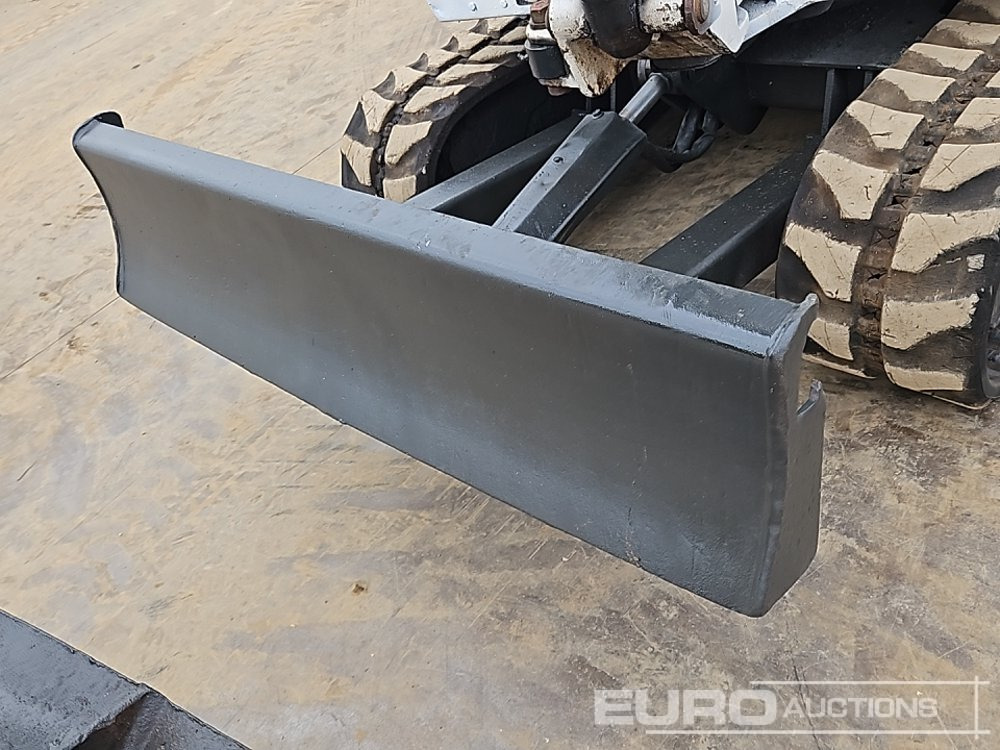 Mini excavator Bobcat 325: picture 38