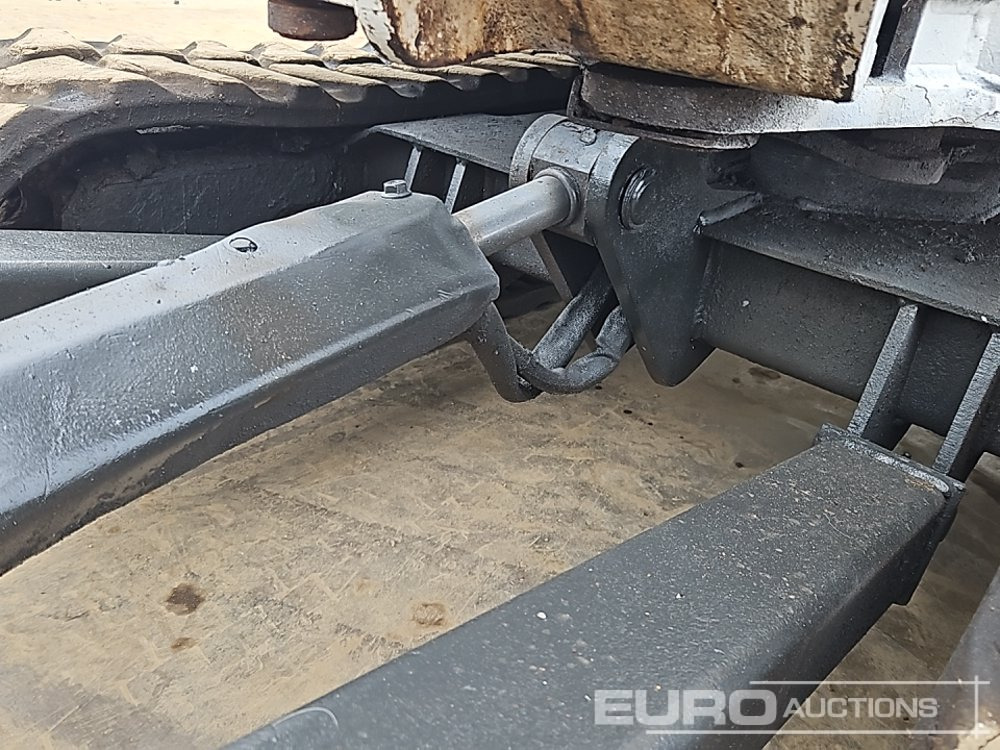 Mini excavator Bobcat 325: picture 35