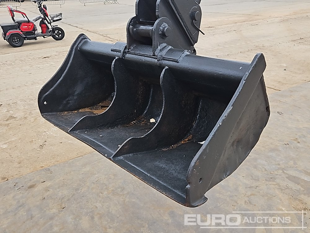 Mini excavator Bobcat 325: picture 26