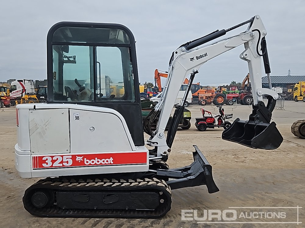 Mini excavator Bobcat 325: picture 6