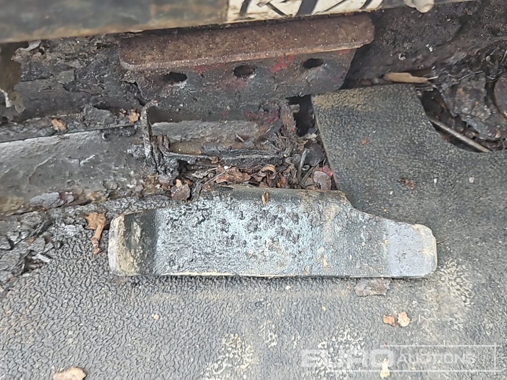 Mini excavator Bobcat 325: picture 47