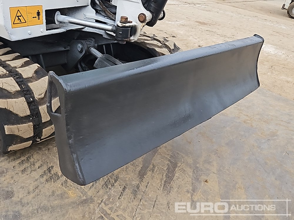 Mini excavator Bobcat 325: picture 39
