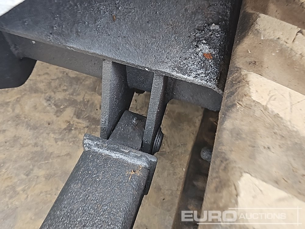 Mini excavator Bobcat 325: picture 34