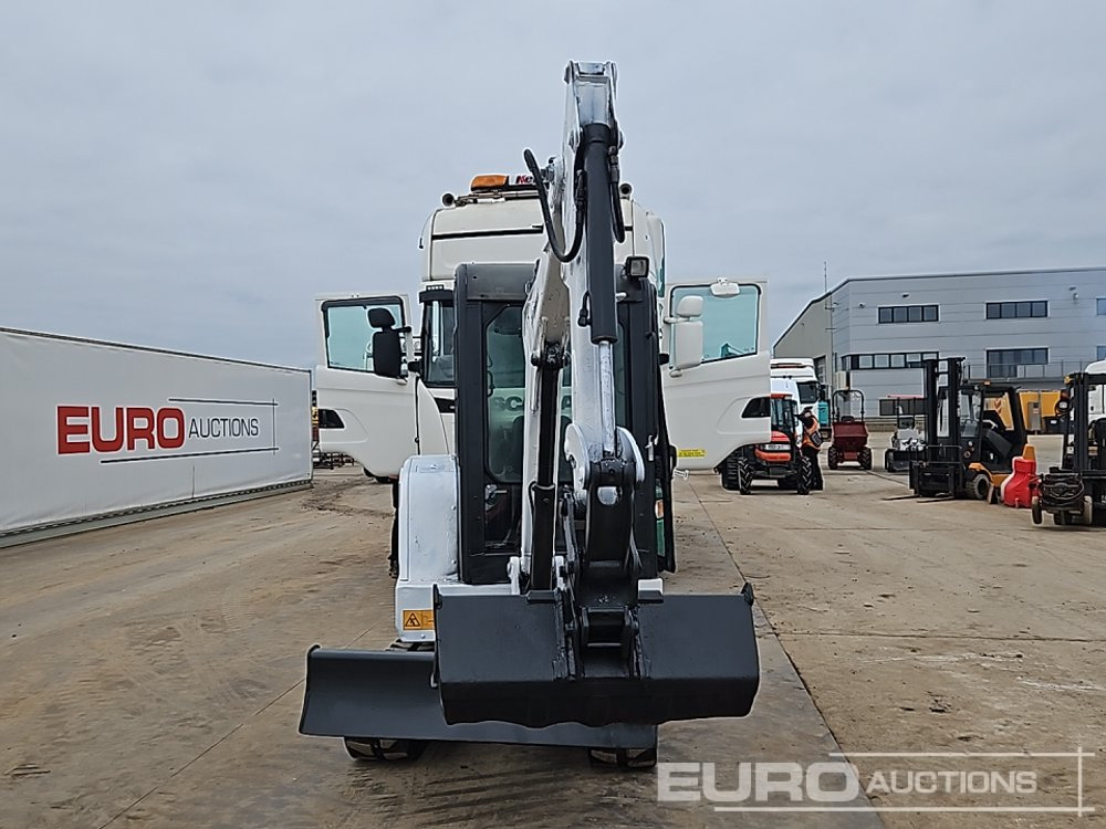 Mini excavator Bobcat 325: picture 8