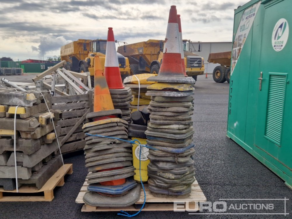 Bundle of Plastic Road Plates (1 of), Pallet of Road Cones (1 of) - Construction equipment: picture 5 Bundle of Plastic Road Plates (1 of), Pallet of Road Cones (1 of) - Construction equipment: picture 5
