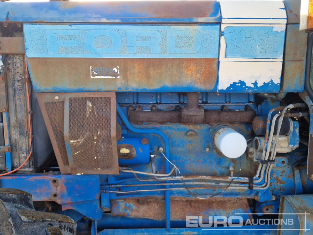 Farm tractor Ford 8210: picture 17