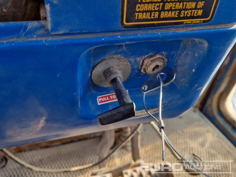 Farm tractor Ford 8210: picture 40