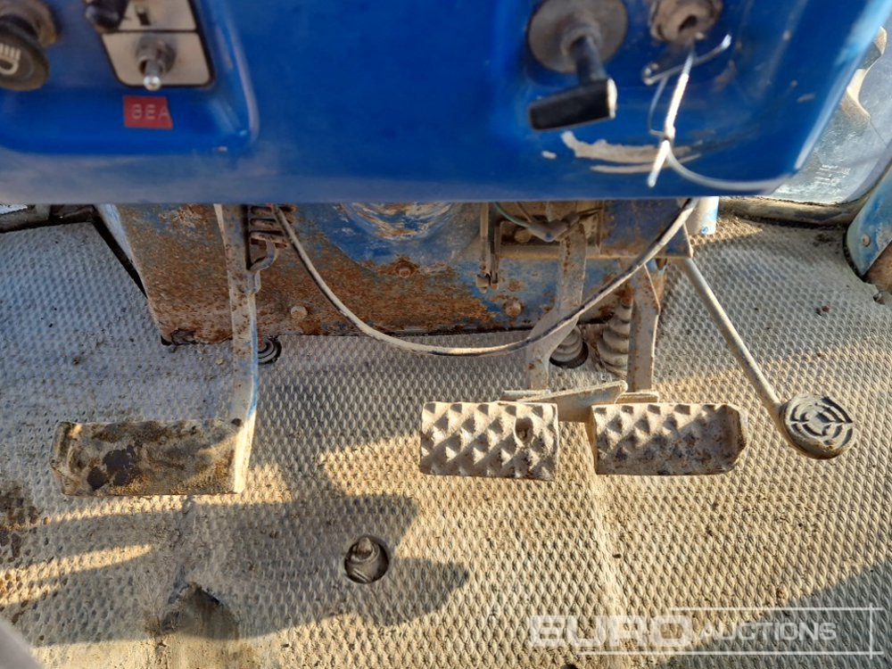 Farm tractor Ford 8210: picture 34