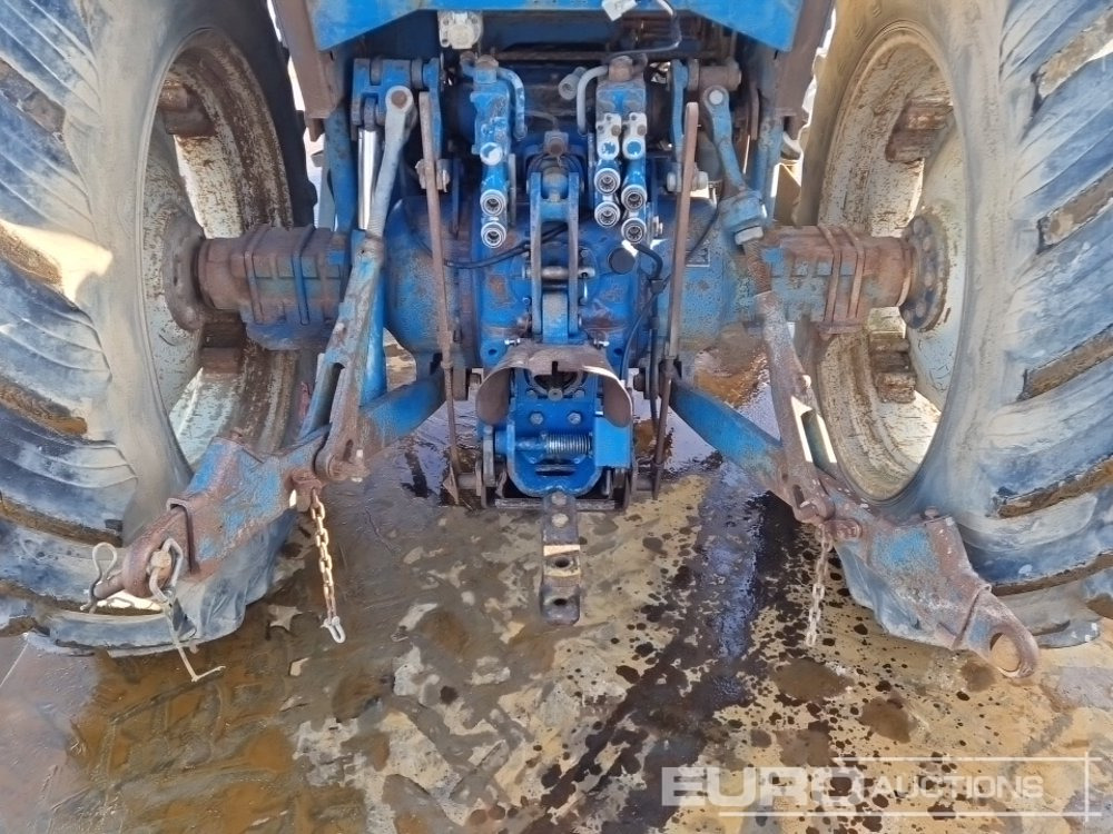 Farm tractor Ford 8210: picture 24