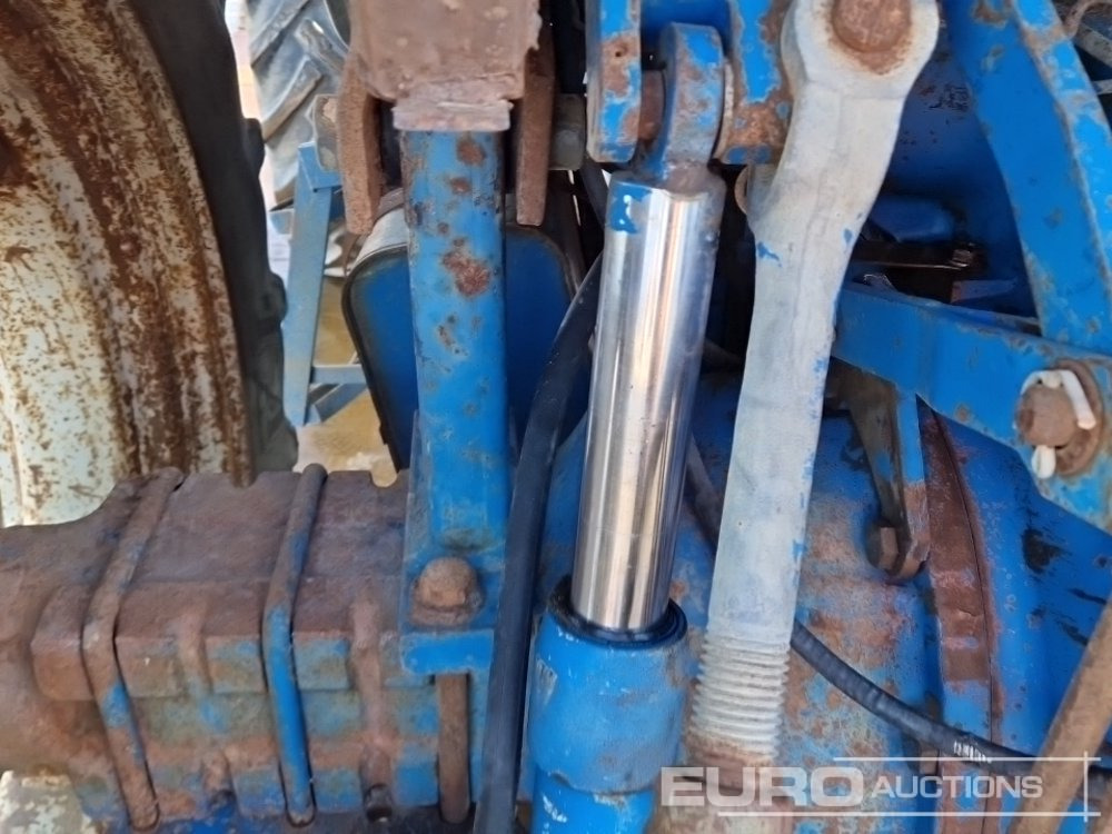 Farm tractor Ford 8210: picture 29