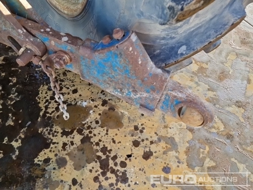 Farm tractor Ford 8210: picture 25