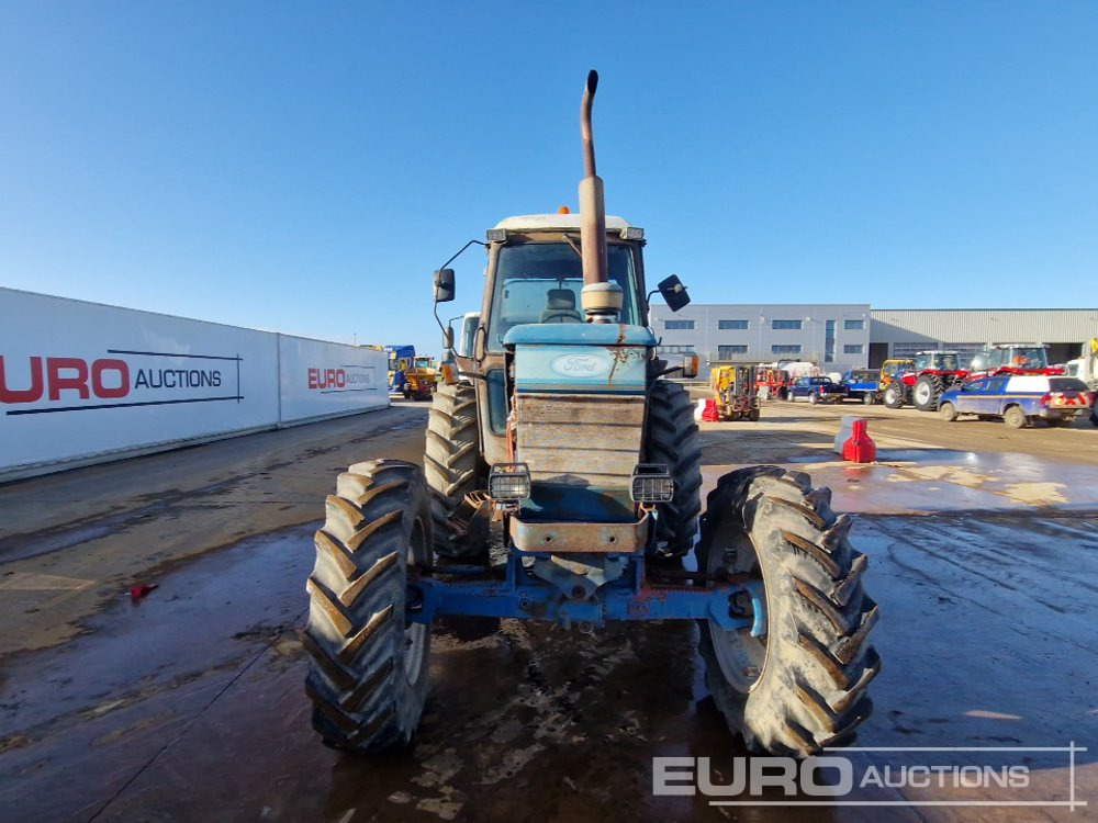 Farm tractor Ford 8210: picture 8