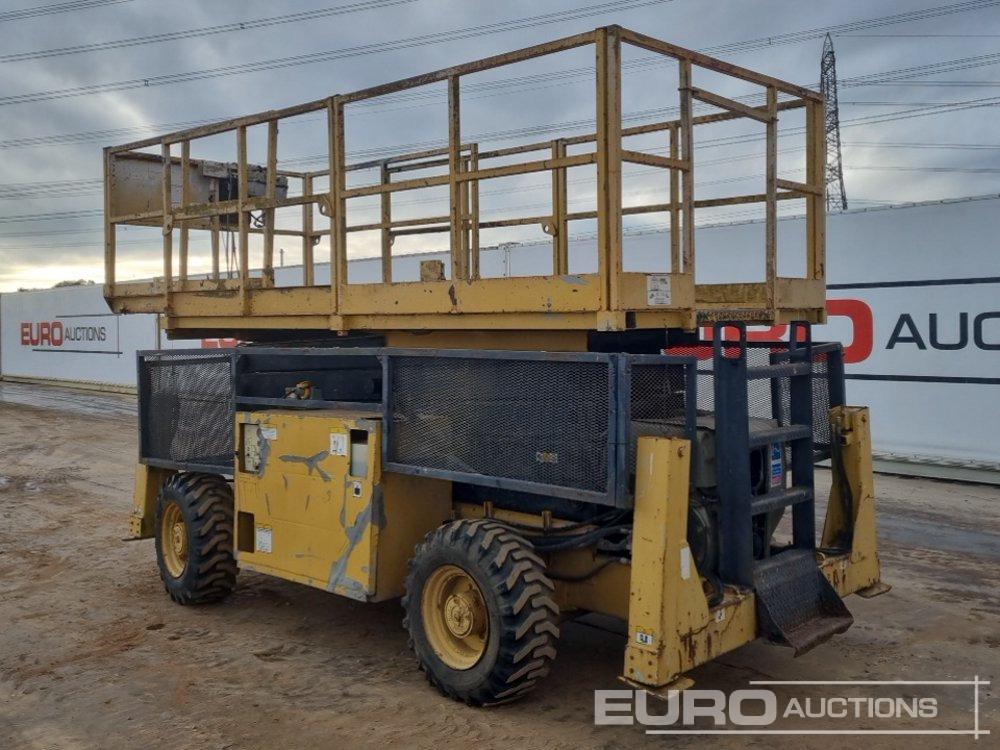 Grove 4x4 Diesel Scissor Lift (Runs, Top Controller Parts Missing) - Aerial platform: picture 3 Grove 4x4 Diesel Scissor Lift (Runs, Top Controller Parts Missing) - Aerial platform: picture 3