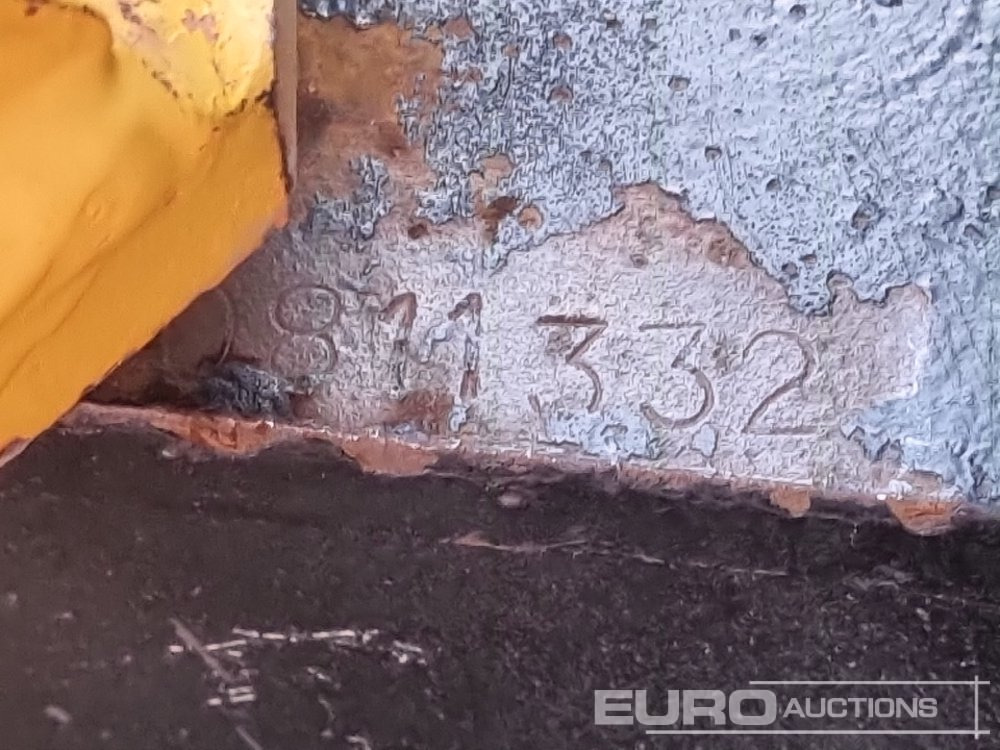 Hanix Rubber Tracks, Blade, Offset - Mini excavator: picture 1 Hanix Rubber Tracks, Blade, Offset - Mini excavator: picture 1