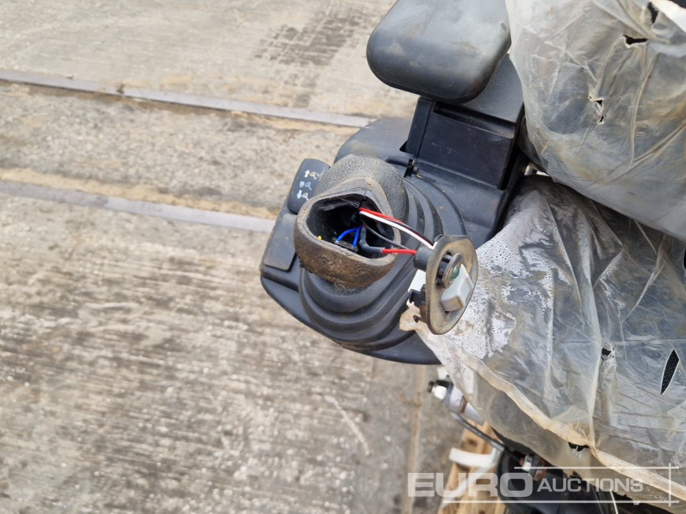 Construction equipment JCB Operator Seat (4 of): picture 11
