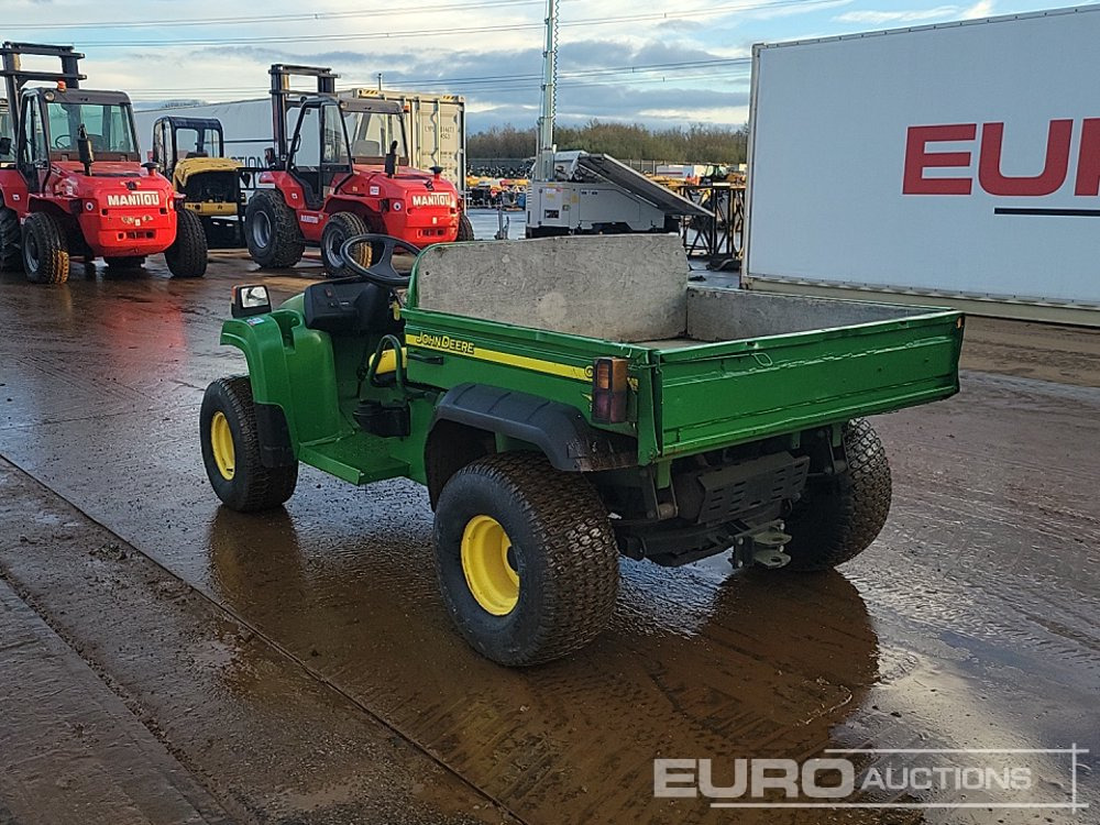 John Deere Gator - Side-by-side/ ATV: picture 3 John Deere Gator - Side-by-side/ ATV: picture 3