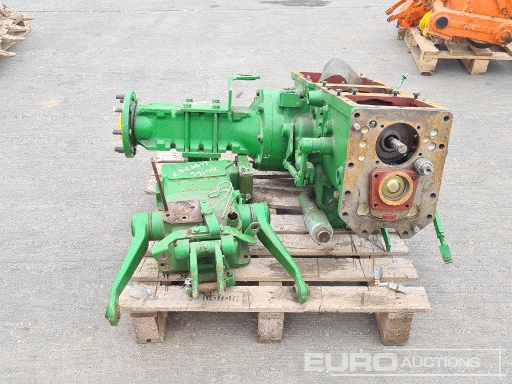 John Deere Transmission to suit Tractor - Engine: picture 4 John Deere Transmission to suit Tractor - Engine: picture 4