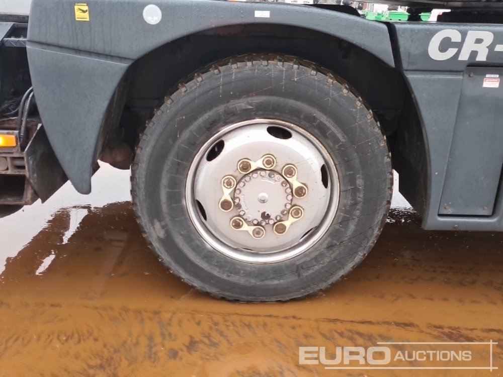 Mobile crane Kato CR100: picture 11 Mobile crane Kato CR100: picture 11