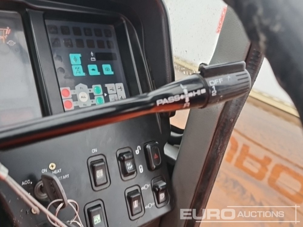 Mobile crane Kato CR100: picture 39 Mobile crane Kato CR100: picture 39