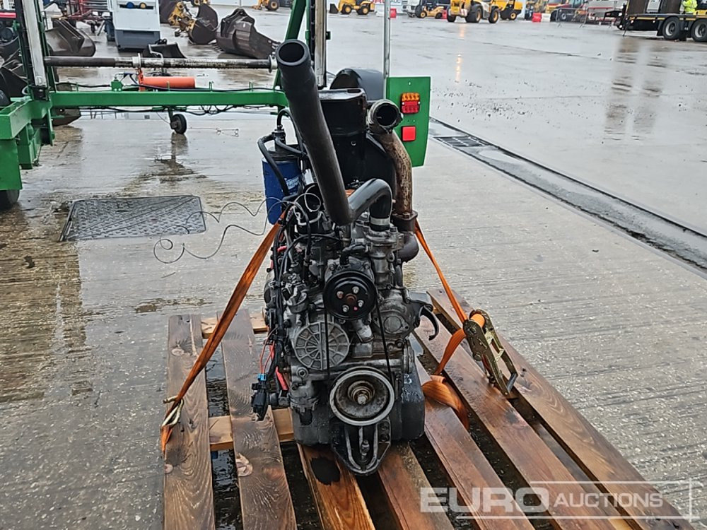 Kubota 4 Cylinder Engine - Engine: picture 2 Kubota 4 Cylinder Engine - Engine: picture 2