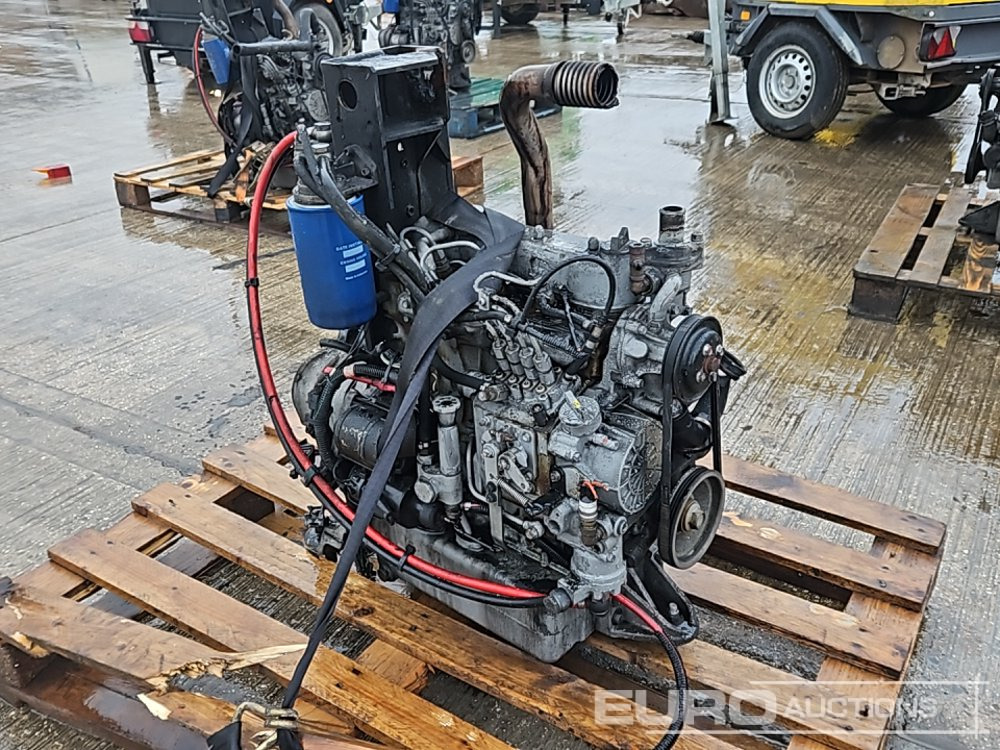 Kubota 4 Cylinder Engine - Engine: picture 1 Kubota 4 Cylinder Engine - Engine: picture 1