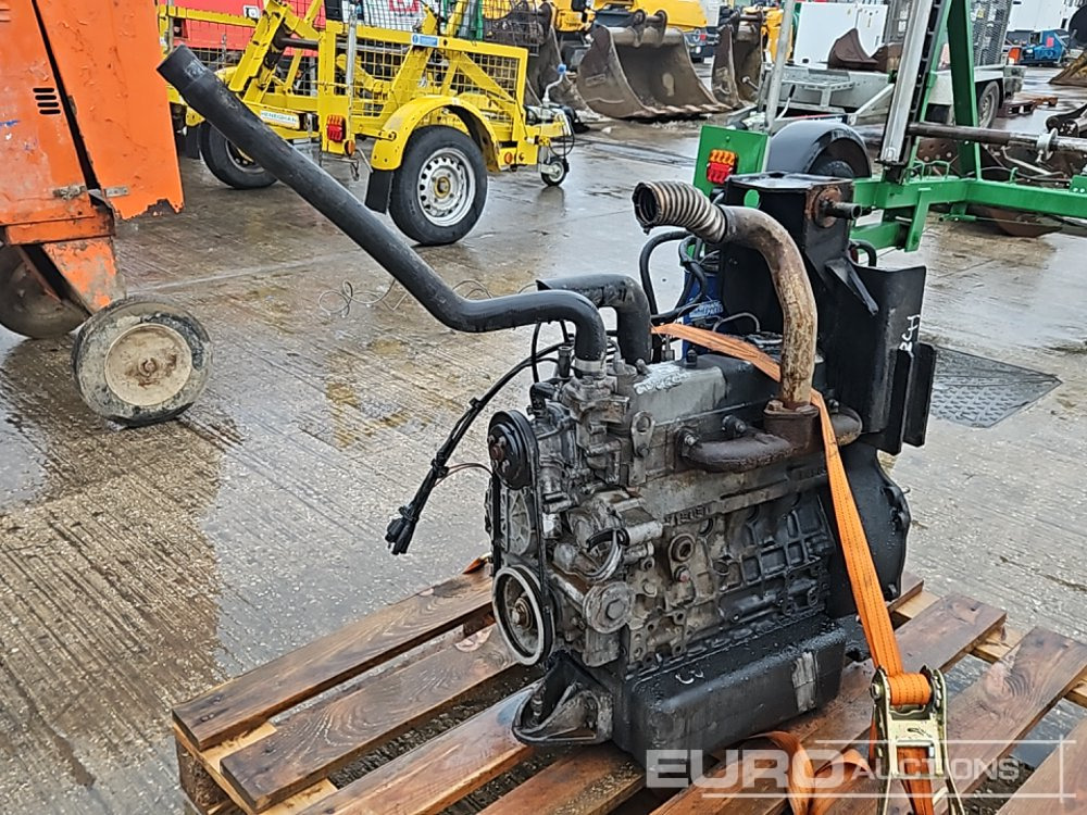 Kubota 4 Cylinder Engine - Engine: picture 3 Kubota 4 Cylinder Engine - Engine: picture 3