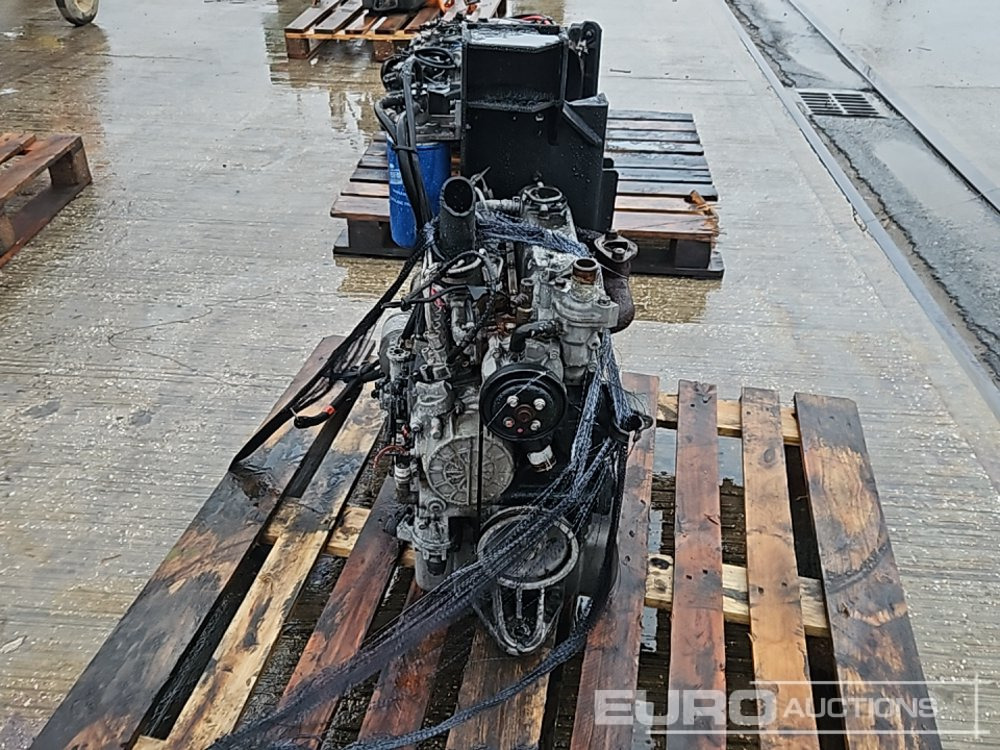 Kubota 4 Cylinder Engine - Engine: picture 2 Kubota 4 Cylinder Engine - Engine: picture 2