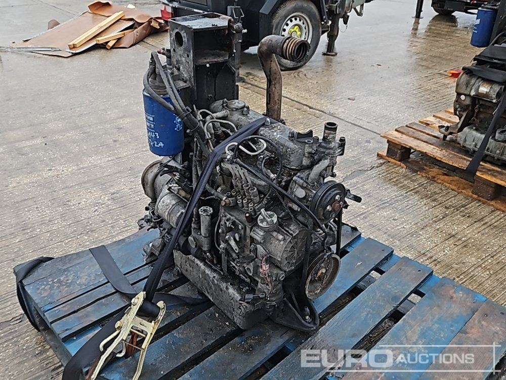 Kubota 4 Cylinder Engine - Engine: picture 1 Kubota 4 Cylinder Engine - Engine: picture 1