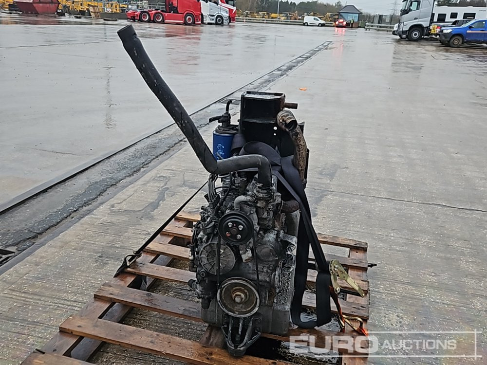 Kubota 4 Cylinder Engine - Engine: picture 2 Kubota 4 Cylinder Engine - Engine: picture 2