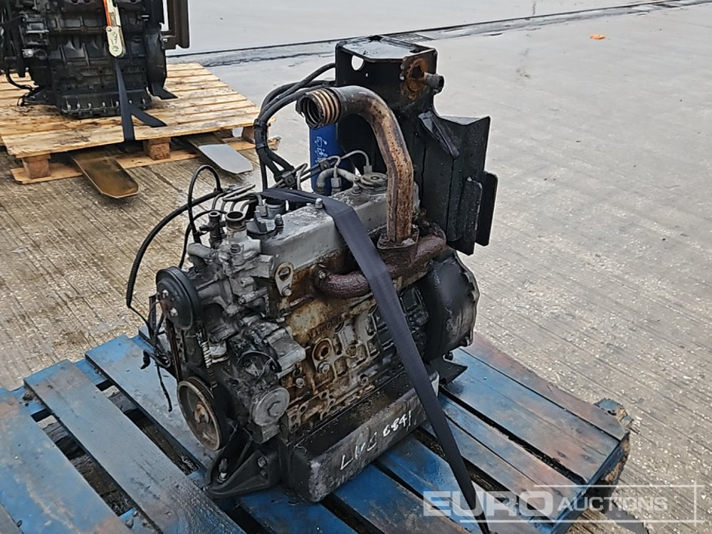 Kubota 4 Cylinder Engine - Engine: picture 3 Kubota 4 Cylinder Engine - Engine: picture 3