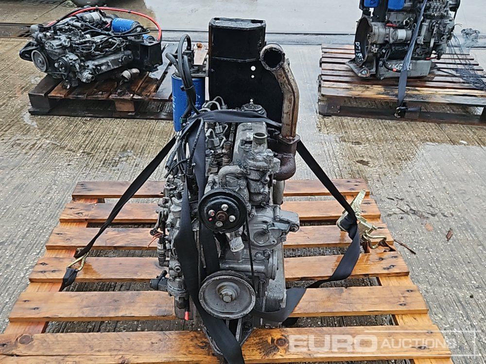 Kubota 4 Cylinder Engine - Engine: picture 2 Kubota 4 Cylinder Engine - Engine: picture 2
