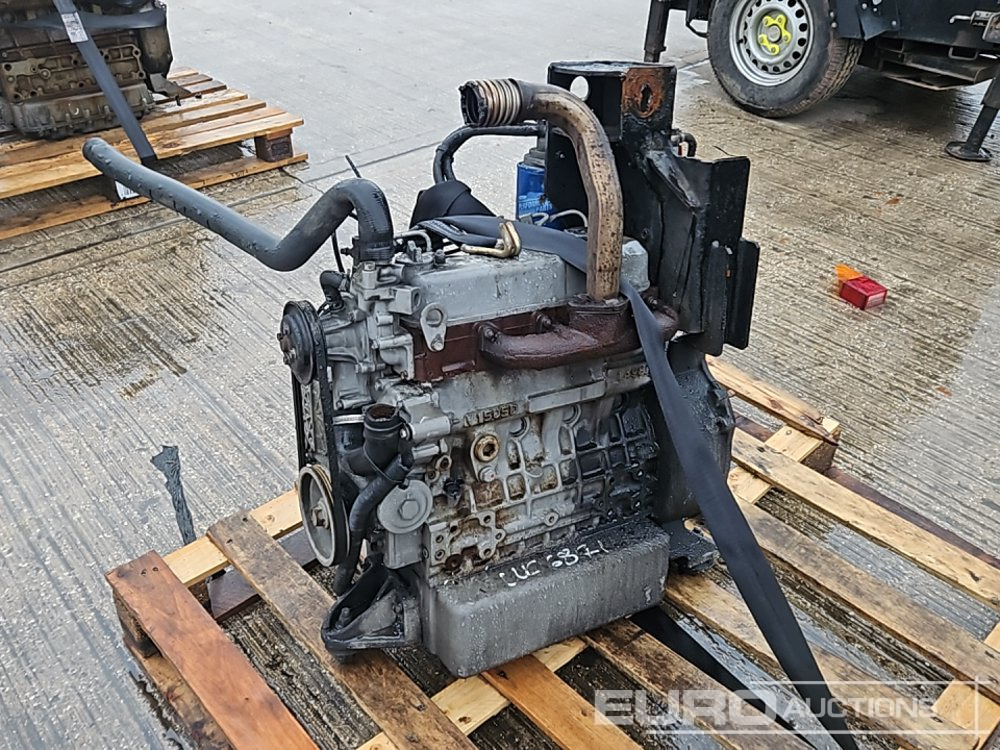 Kubota 4 Cylinder Engine - Engine: picture 3 Kubota 4 Cylinder Engine - Engine: picture 3