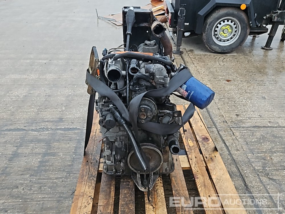 Kubota 4 Cylinder Engine - Engine: picture 2 Kubota 4 Cylinder Engine - Engine: picture 2