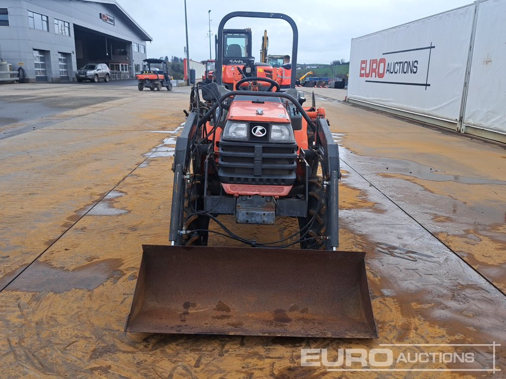 Compact tractor Kubota GB200: picture 8