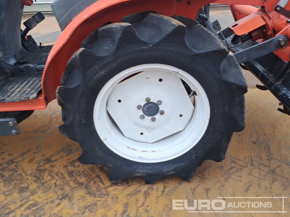 Compact tractor Kubota GB200: picture 10