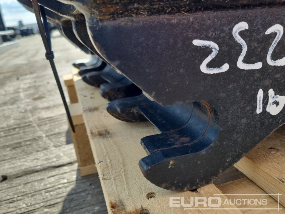 Quick coupler MIM Single Lock QH 35mm Pin to suit Mini Excavator (5 of): picture 18 Quick coupler MIM Single Lock QH 35mm Pin to suit Mini Excavator (5 of): picture 18