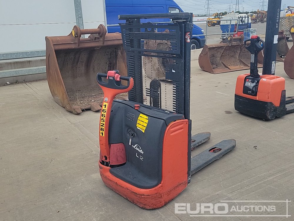 2008 Linde L12 - Material handling equipment: picture 5 2008 Linde L12 - Material handling equipment: picture 5