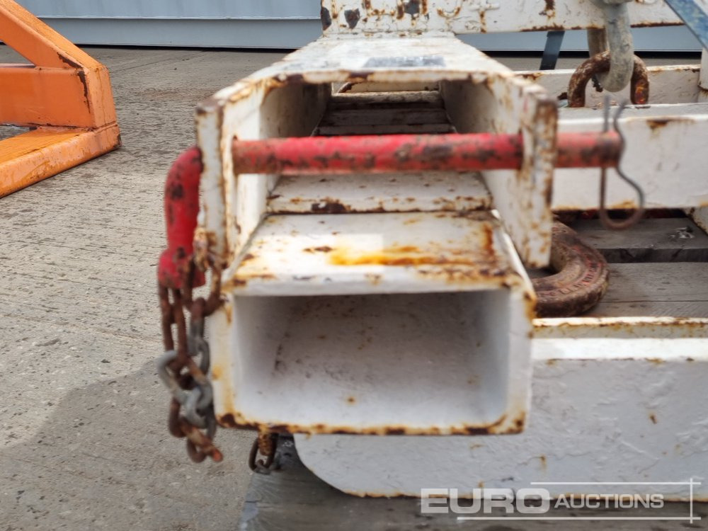 Crane Attachment to suit Forklift (6 of) - Material handling equipment: picture 5 Crane Attachment to suit Forklift (6 of) - Material handling equipment: picture 5