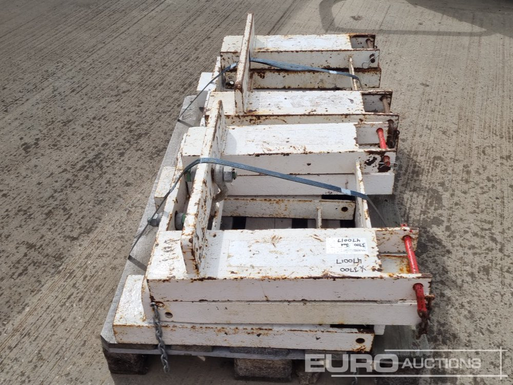 Crane Attachment to suit Forklift (6 of) - Material handling equipment: picture 4 Crane Attachment to suit Forklift (6 of) - Material handling equipment: picture 4