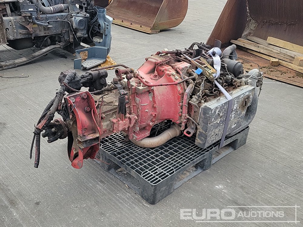 Mercedes 4 Cylinder Engine, Gearbox, Pump - Engine: picture 5 Mercedes 4 Cylinder Engine, Gearbox, Pump - Engine: picture 5