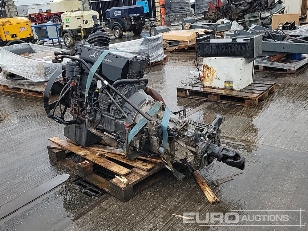 Mercedes 4 Cylinder Engine, Gearbox - Engine: picture 3 Mercedes 4 Cylinder Engine, Gearbox - Engine: picture 3