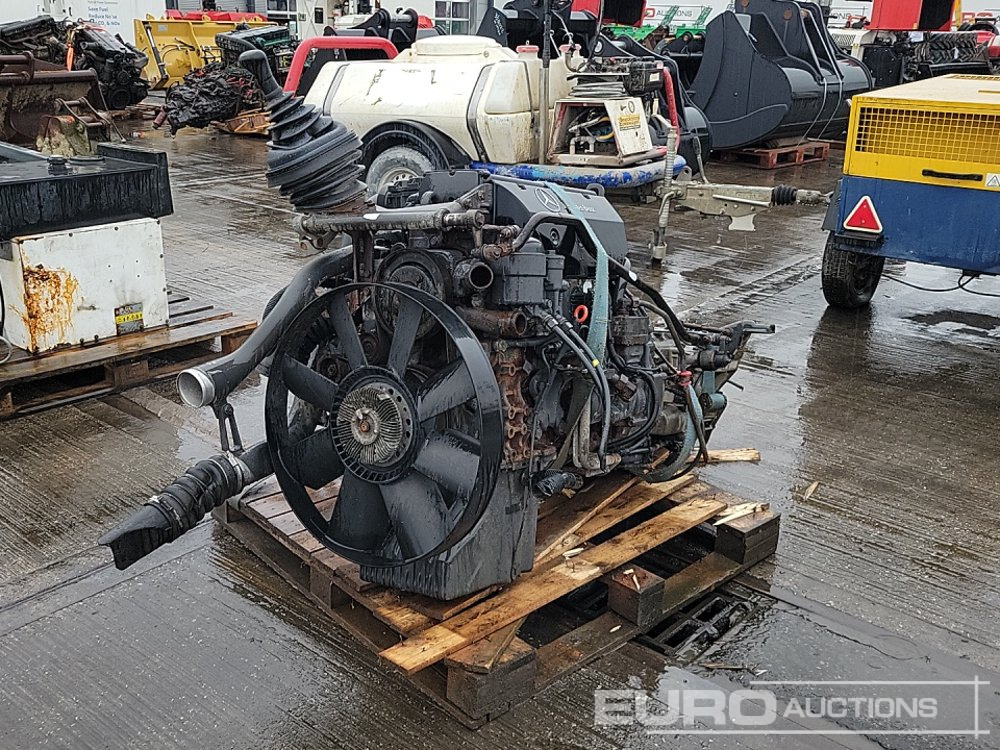 Mercedes 4 Cylinder Engine, Gearbox - Engine: picture 1 Mercedes 4 Cylinder Engine, Gearbox - Engine: picture 1